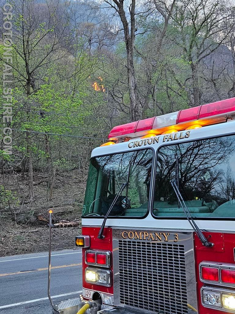 E-149 operating at a large brush fire in West Haverstraw, 04/14/23