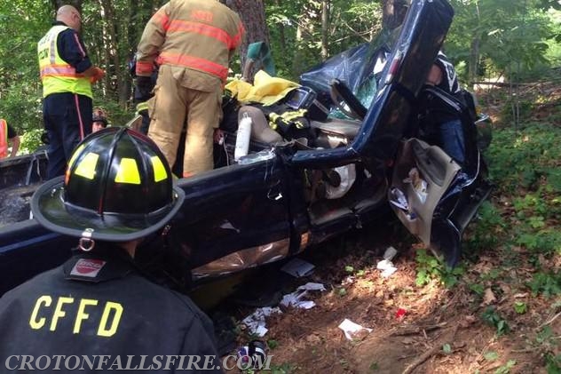 Single vehicle MVA with extrication on Stoneleigh Avenue, 08/02/15